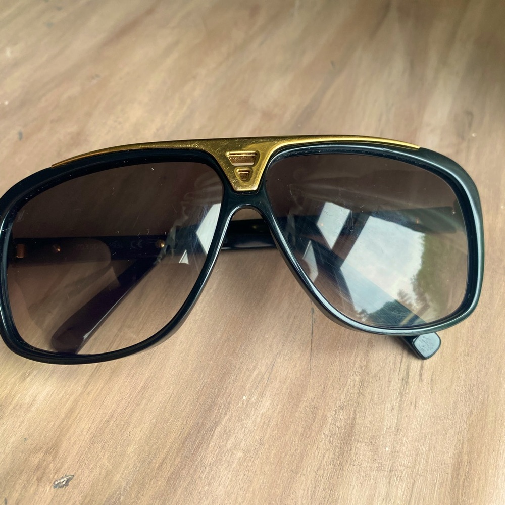 Louis Vuitton Black Evidence glasses